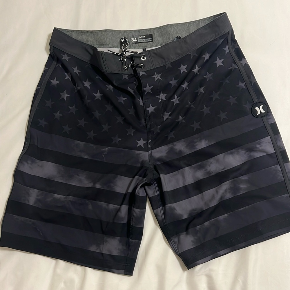 Men’s Hurley Swim shorts size 34